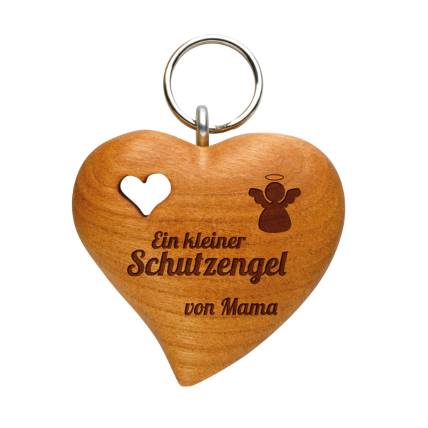 Schlüsselanhänger in Herzform aus Naturholz mit Gravur: „Ein kleiner Schutzengel von Mama“.